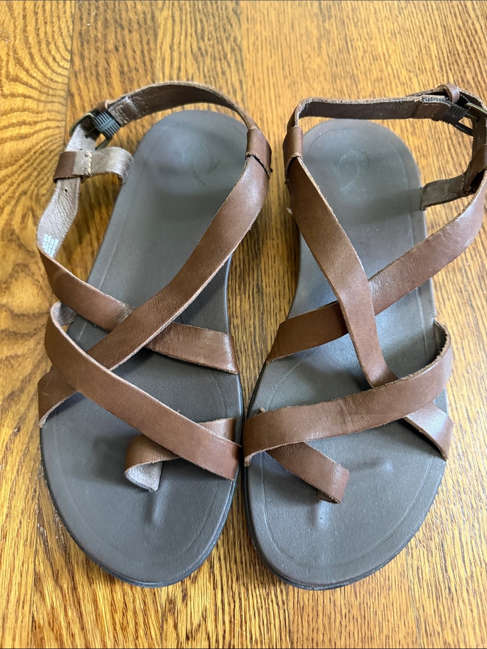 OluKai Brown Leather Strappy Toe-Loop Sandals
